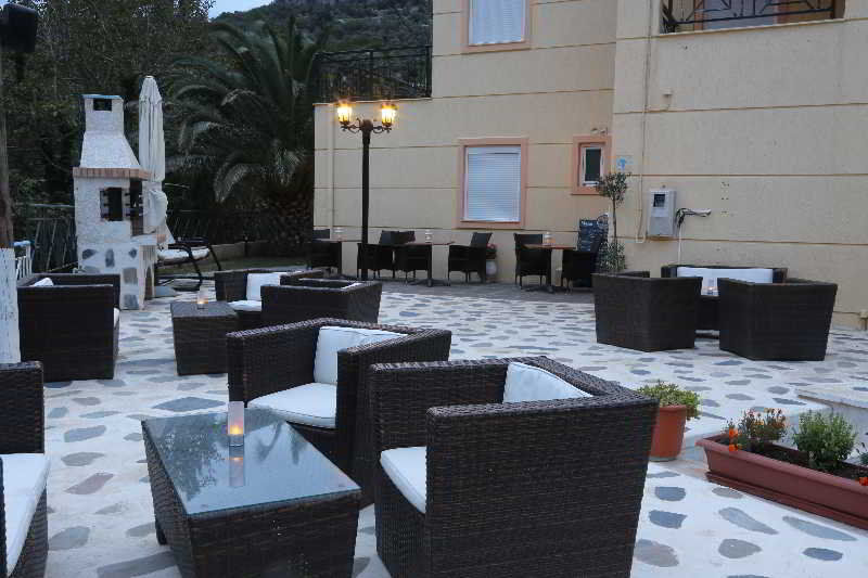 Coral Hotel Plomari 外观 照片