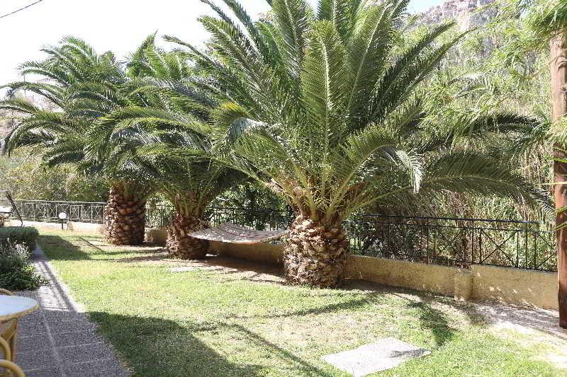 Coral Hotel Plomari 外观 照片