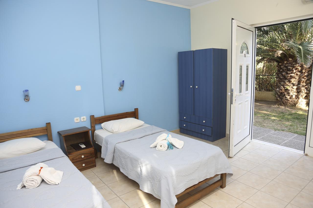 Coral Hotel Plomari 外观 照片