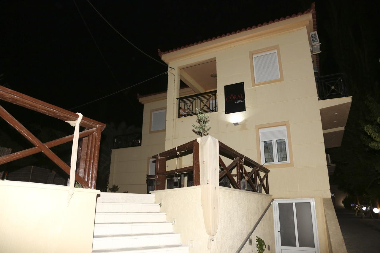Coral Hotel Plomari 外观 照片